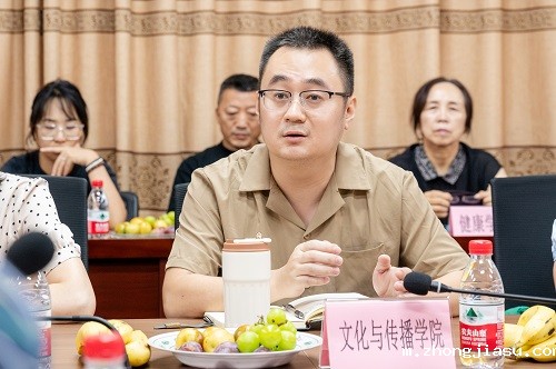 教师代表发言2.jpg