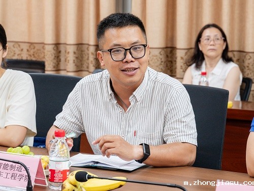 教师代表发言5.jpg