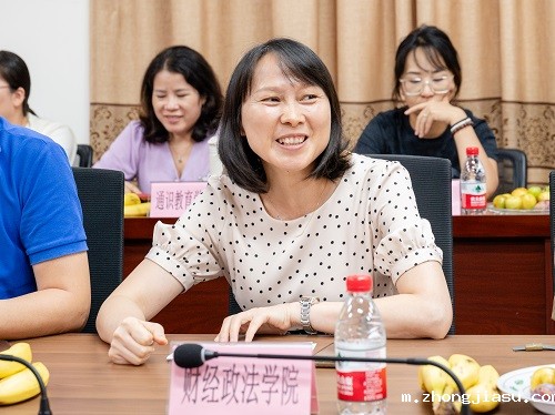 教师代表发言4.jpg