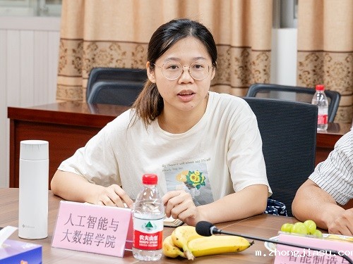 教师代表发言6.jpg
