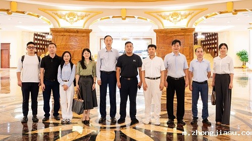 双方合影.jpg